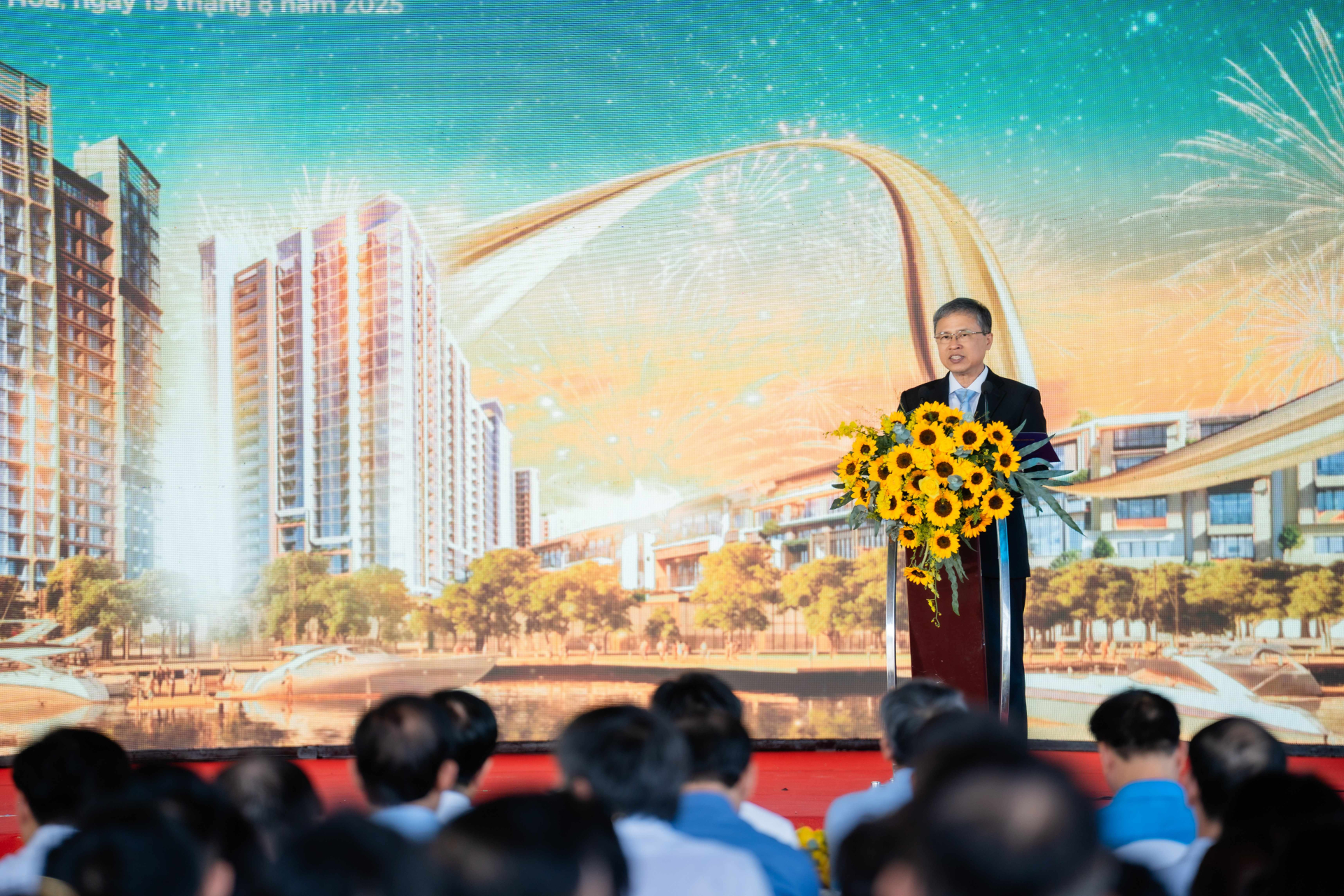 Ông Trần Hòa Nam, Pó Chủ tịch UBND tỉnh Khánh Hòa phát biểu tại Lễ khởi công Khu đô thi phức hợp TP.Nha Trang
