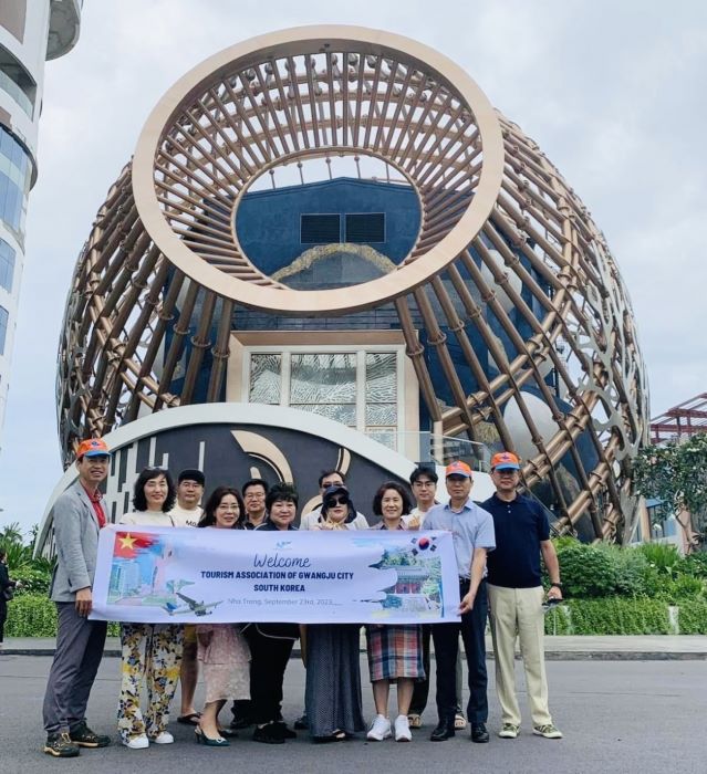 HHDL Nha Trang- Khánh Hòa đón tiếp đoàn Famtrip của HHDL TP.Gwangju Hàn Quốc tham quan Nhà hát Đó
