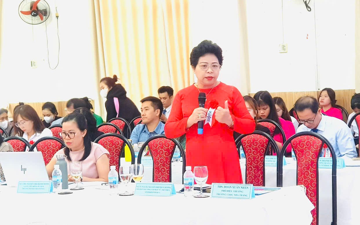 NGƯT, PGS, TS. Nguyễn Thị Thúy Hường, Chi hội Trưởng Nữ Trí thức tỉnh Khánh Hòa tại Hội thảo Khoa học