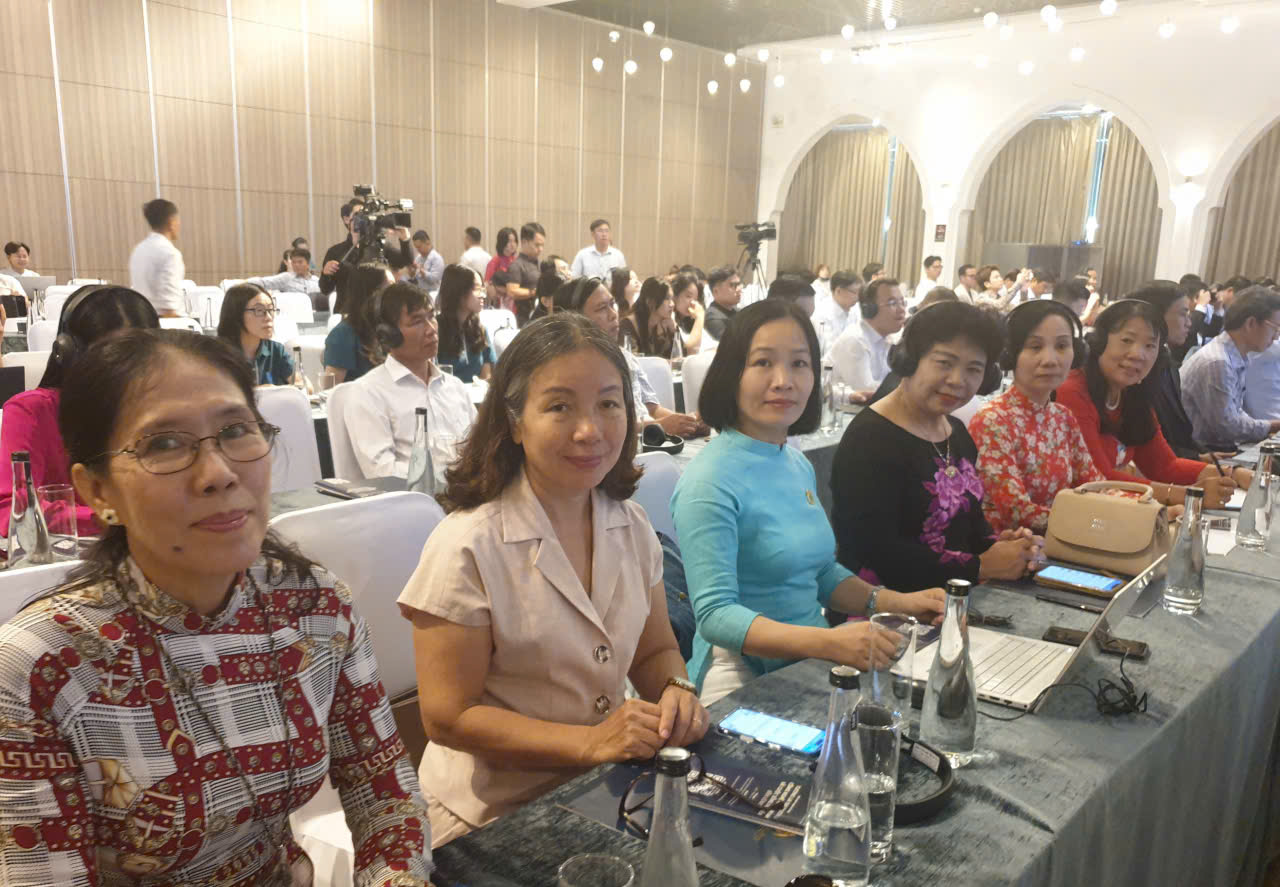 Các hội viên Chi Hội Nữ Trí thức Khánh Hòa tham dự các sự kiện