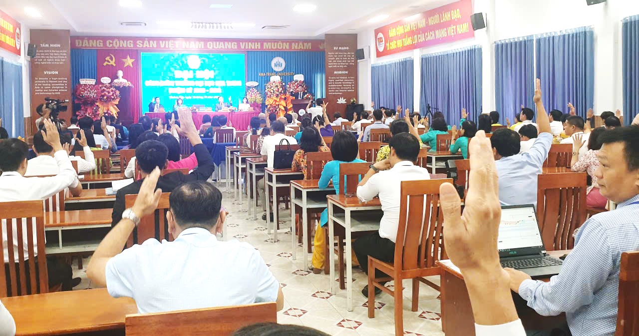 100% đại biểu tham dự đồng nhất dự thảo thông qua tại Đại hội