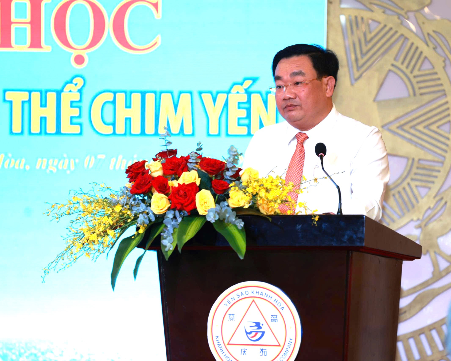 TS. Trịnh Minh Hoàng, Tỉnh ủy viên, Phó Chủ tịch UBND tỉnh Khánh Hòa phát biểu khai mạc Hội thảo.