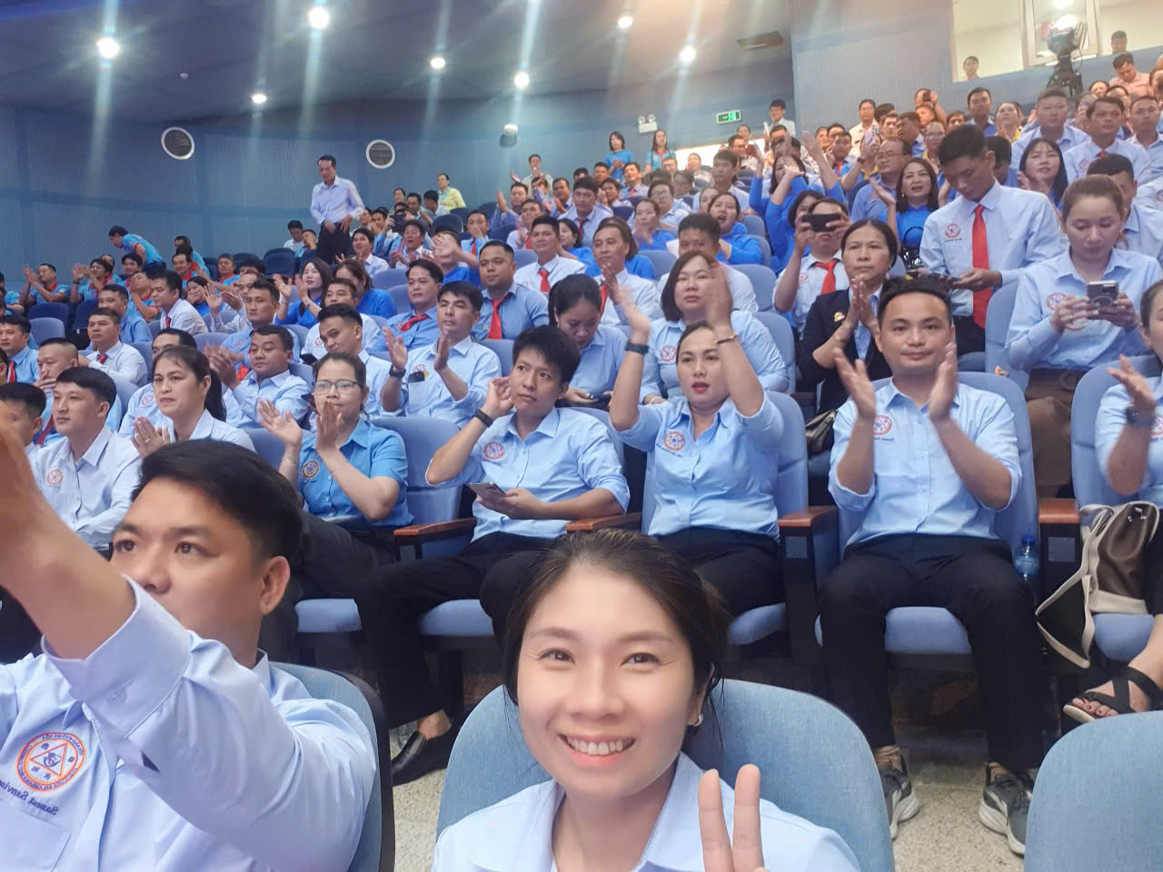 Đội quân Yến sào Khánh Hòa, chi nhánh Đà Nẵng hân haon tham dự, đồng thanh bài ca truyền thống