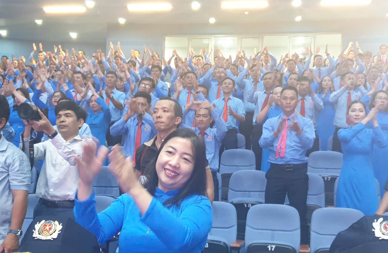 Gần 700 thành viên Yến sào Khánh Hòa cùng đồng ca Bài ca Truyền thống Yến sào Khánh Hòa