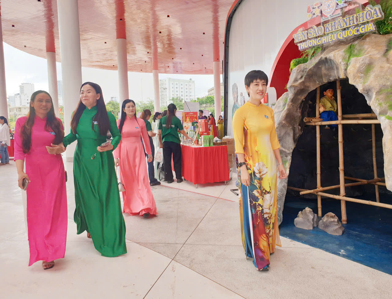 Không gian giới thiệu mô hình thương hiệu quốc gia Yến sào Khánh Hòa