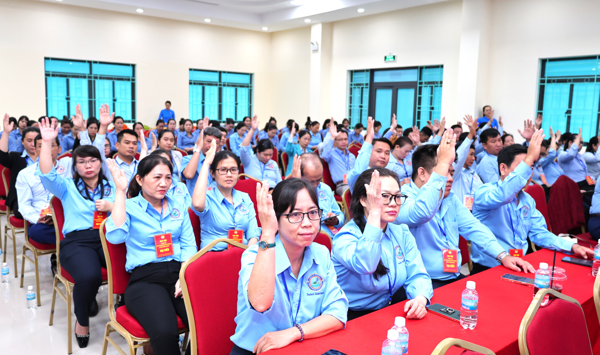 100% đại biểu đoàn viên biểu quyết nhất trí phương hướng nhiệm kỹ tới