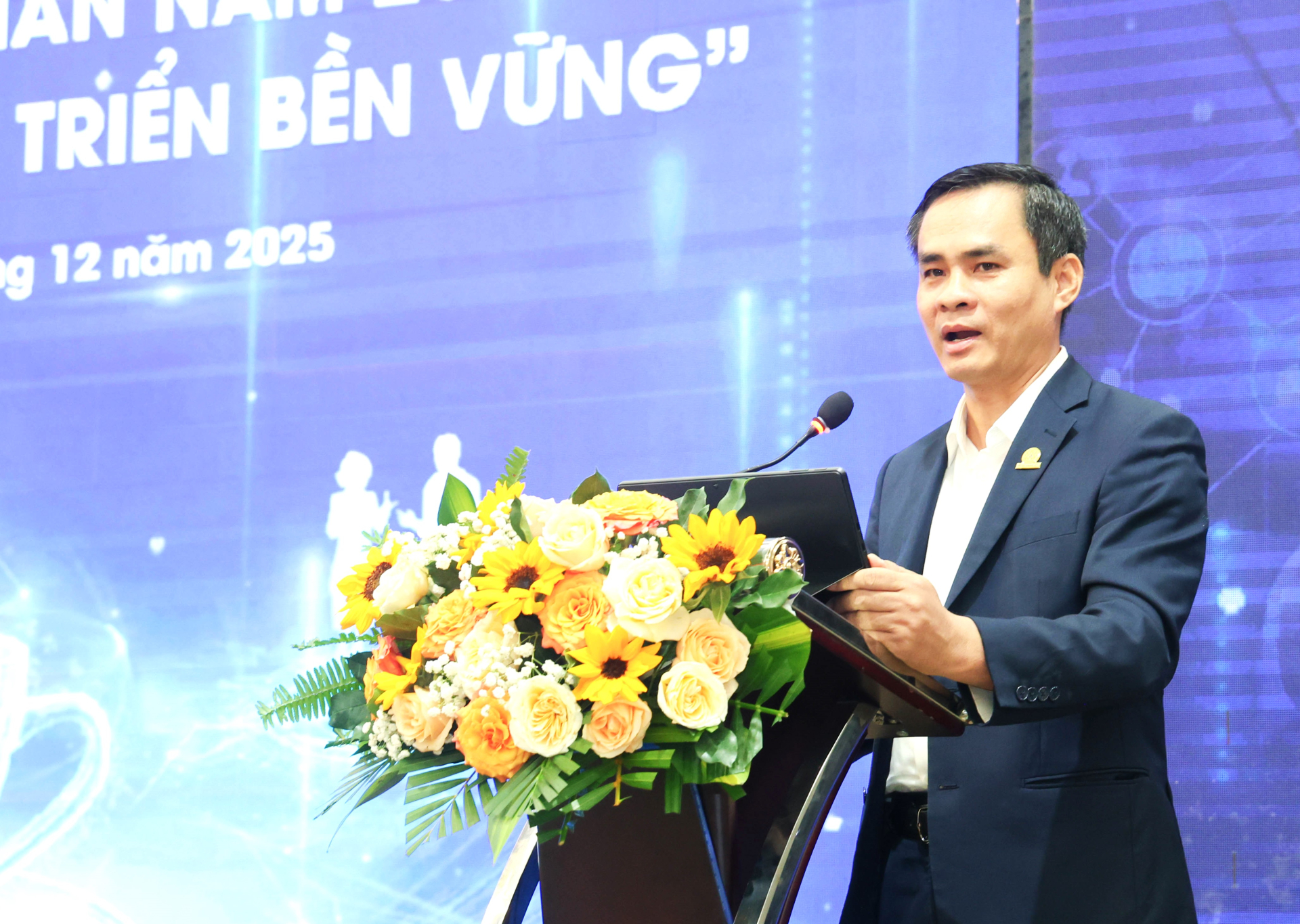 Ông Nguyễn Thanh Hải- Chủ tịch Hội Doanh Nhân Trẻ Khánh Hòa, Tổng Giám đốc Công ty Yến sào Khánh Hòa phát biểu tại diễn đàn.