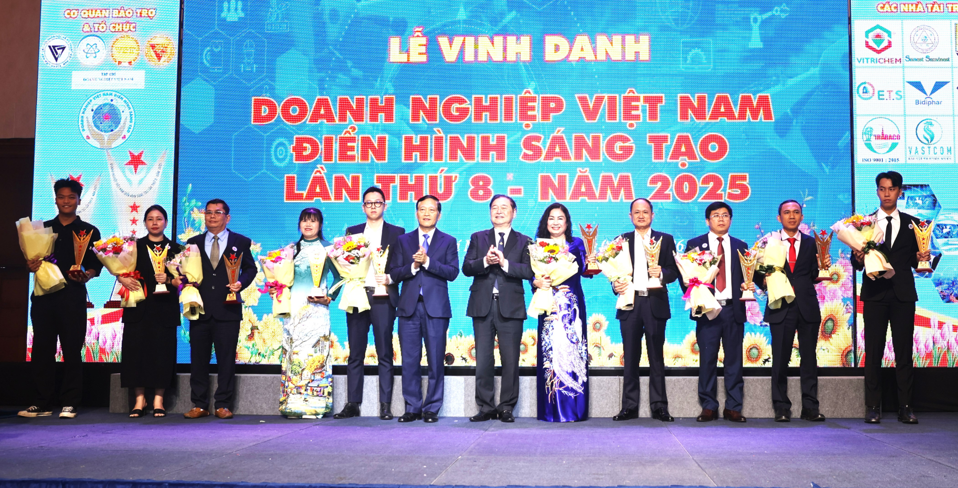 Top 10 Doanh nghiệp Việt Nam điển hình sáng tạo xuất sắc tại lễ vinh danh