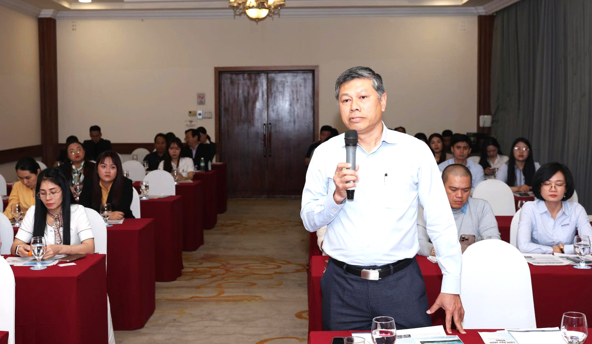 Ông Nguyễn Quang Thắng- P.Chủ tịch Thường trực Hiệp hội Du lịch Khánh Hòa phát biểu tại buổi làm việc