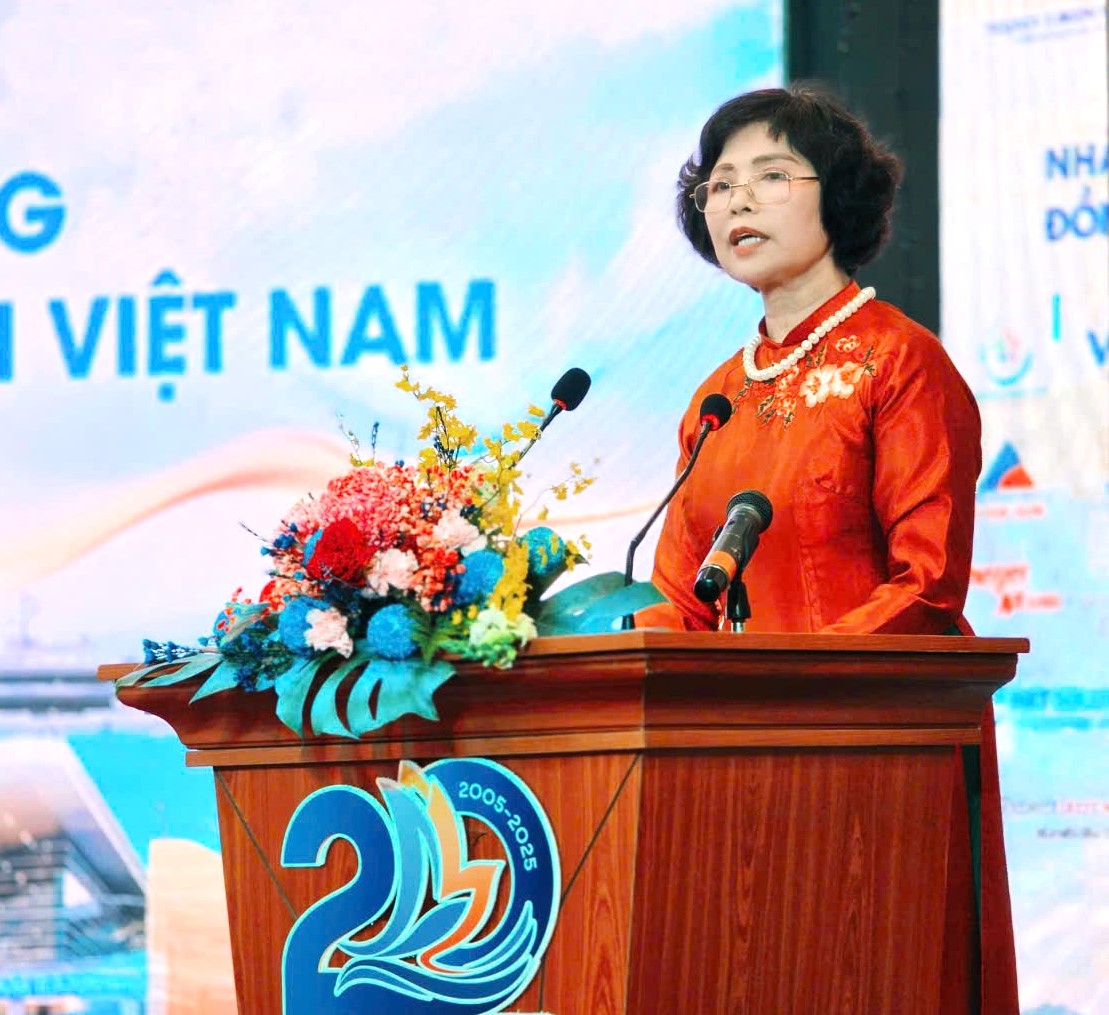 Bà Cao Thị Ngọc Lan, Phó Chủ tịch Thường trực Hiệp hội Du lịch Việt Nam phát biểu tại Lễ kỷ niệm