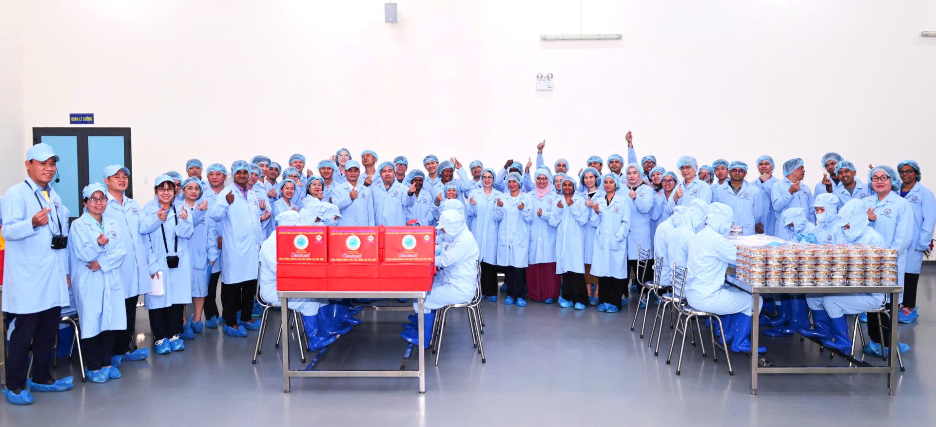 Đoàn công tác quốc tế tại khâu thành phẩm...