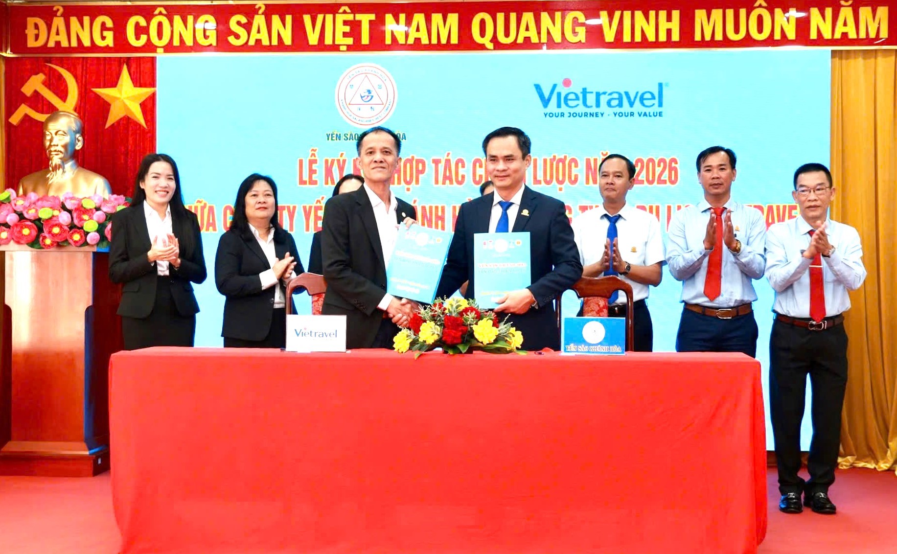 Lễ ký kết hợp tác với Vietravel