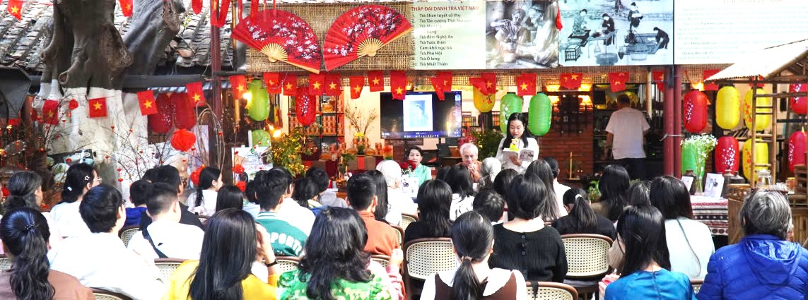 Không giam ấm áp tại Hương Đạo Xưa- Yasaka Nha Trang với buổi giao lưu tác giả, tác phẩm Theo dấu Hoàng hậu Nam Phương và Gia tộc Huyện Sĩ