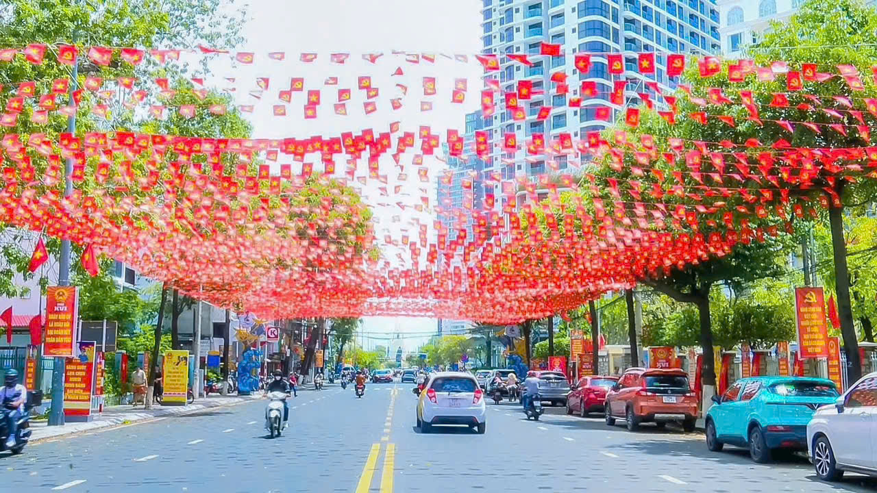 Nha Trang rực rỡ ngày bầu cử