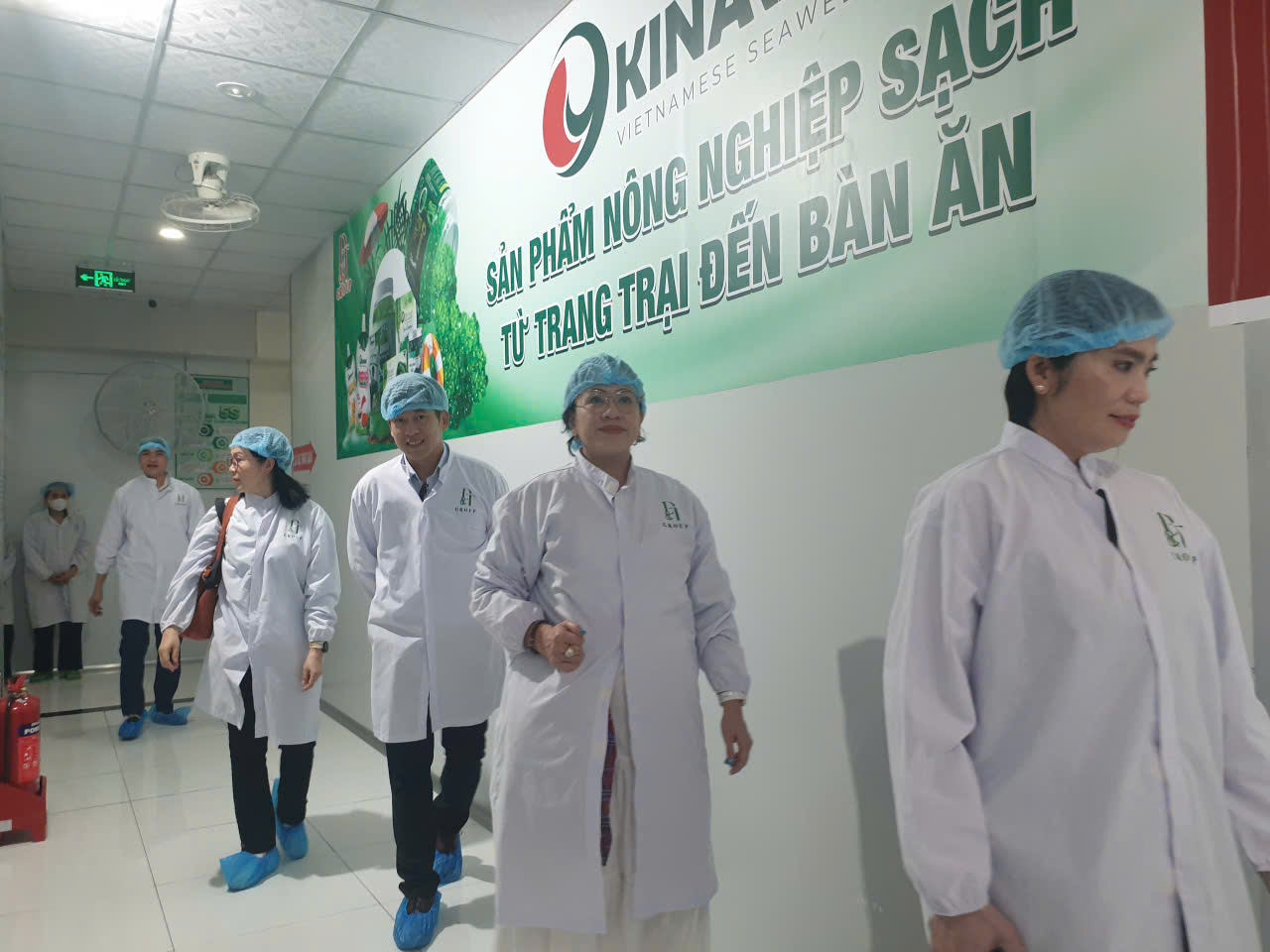 Đoàn doanh nhân Caravan tham quan nhà máy sản xuất yến sào, song nho Duy Trang