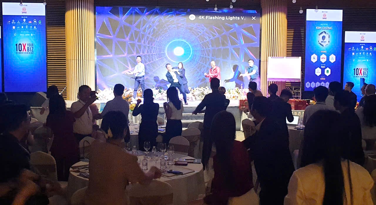 Màn chào sân ấn tượng của 5 diễn giả