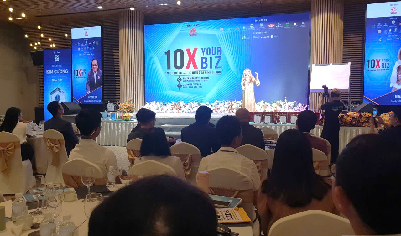 Diễn đàn sôi nổi khi các doanh nhân tập trung cao và trao đổi chia sẻ kinh nghiệm