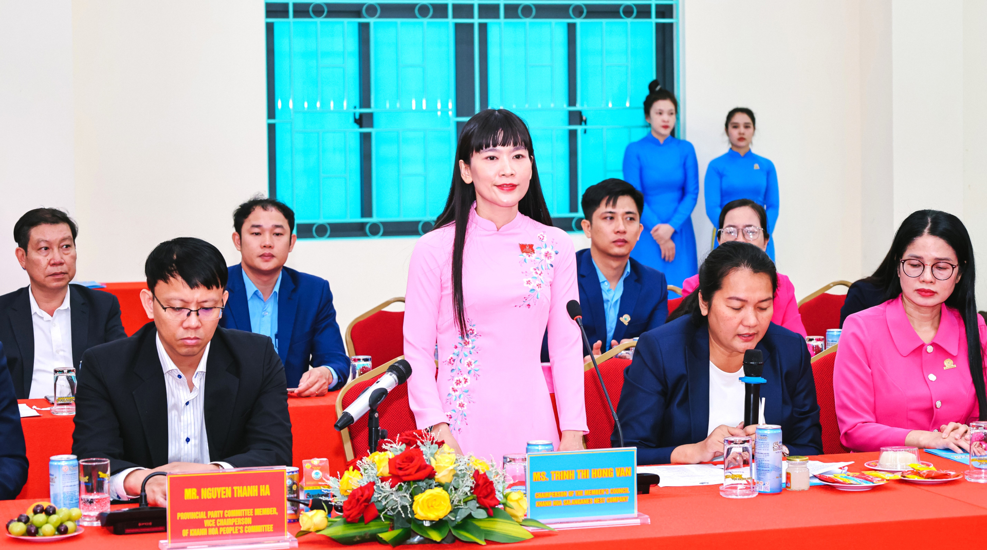 Bà Trịnh Thị Hồng Vân phát biểu tại buổi làm việc