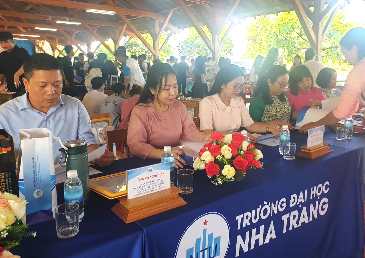 Ban giám khảo đã có buổi làm việc tập trung cao, cân nhắc kỹ lưỡng cho từng giải