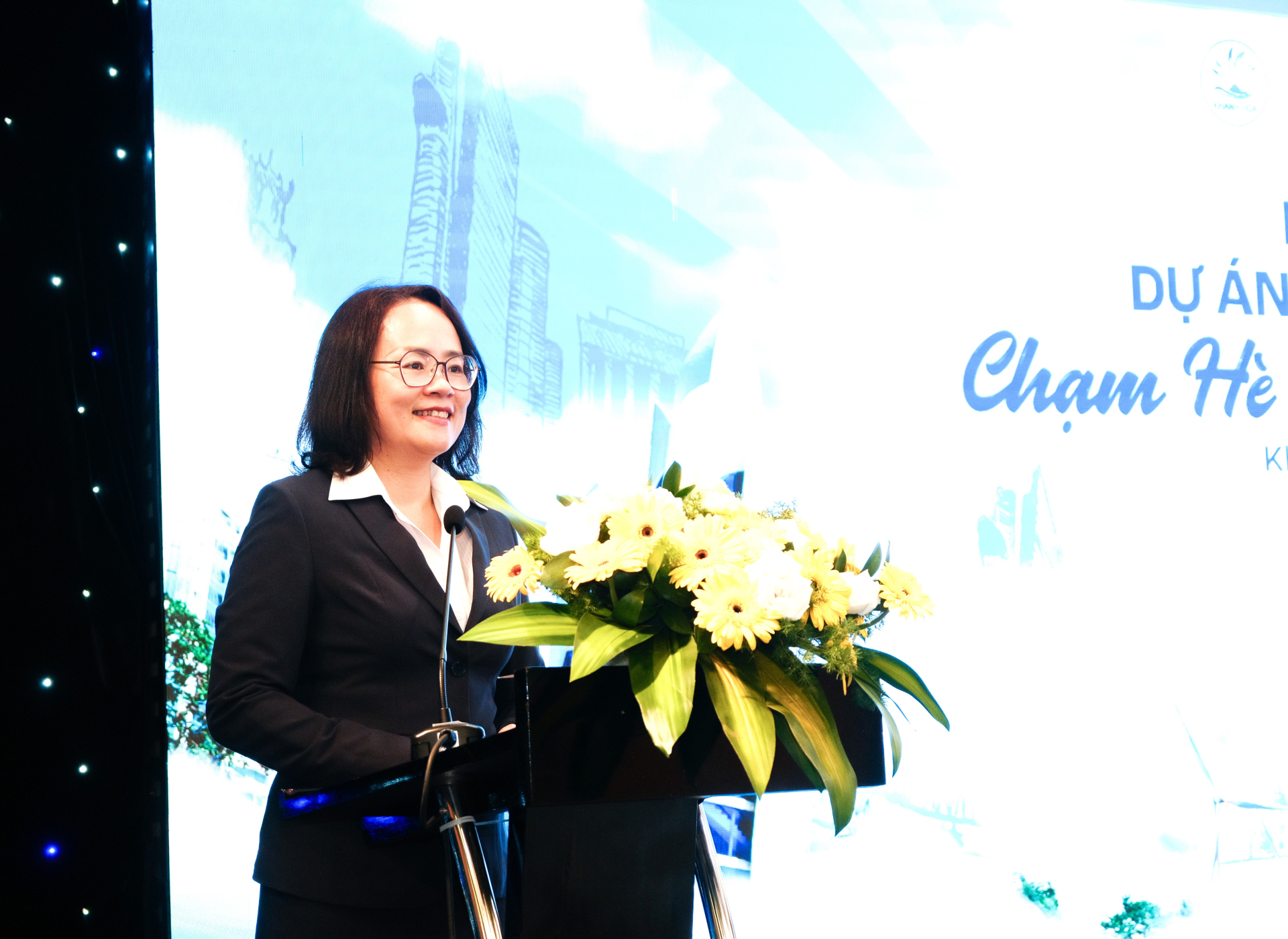 Bà Huỳnh Phan Phương Hoàng, Phó Tổng Giám đốc Công ty Cổ phần Du lịch Vietravel giới thiệu dự án