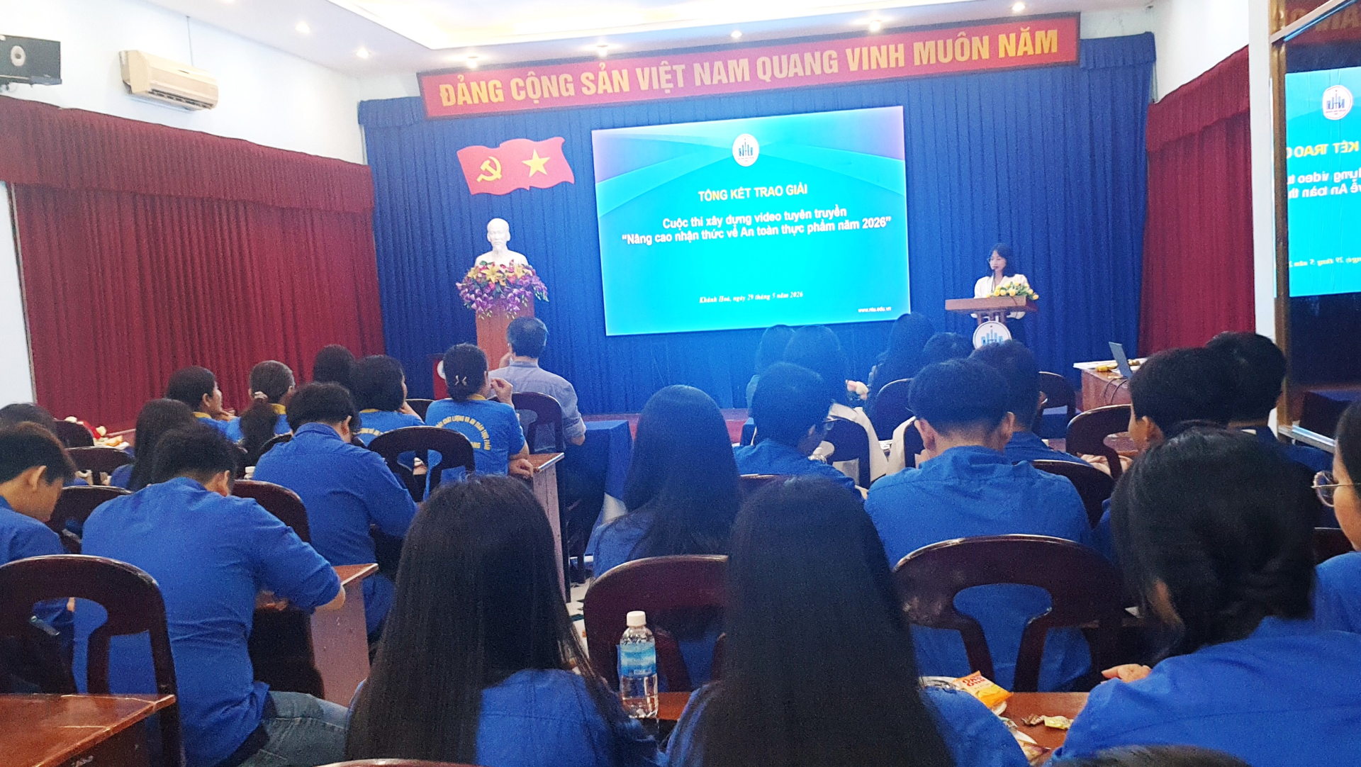 Các cideo đạt giải cao được trình chiếu tại lễ trao giải