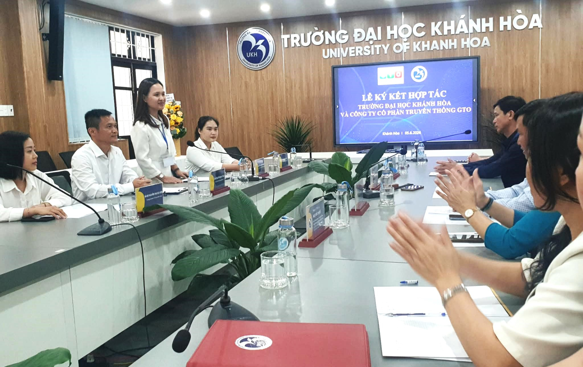 Bà Hồ Thị Hoàng Oanh, Giám đốc GTO Media phát biểu tại lễ ký kết