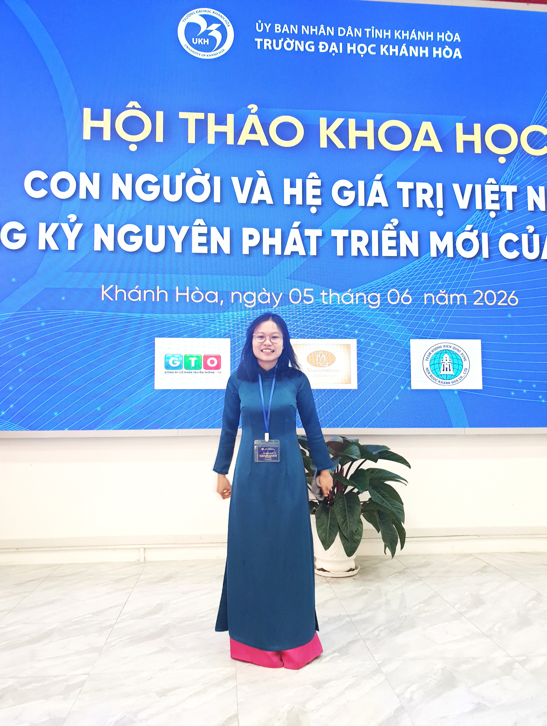 Phạm Mai Hương Lan, sinh viên du nhất có tham luận báo cáo tại hội thảo, chủ đề