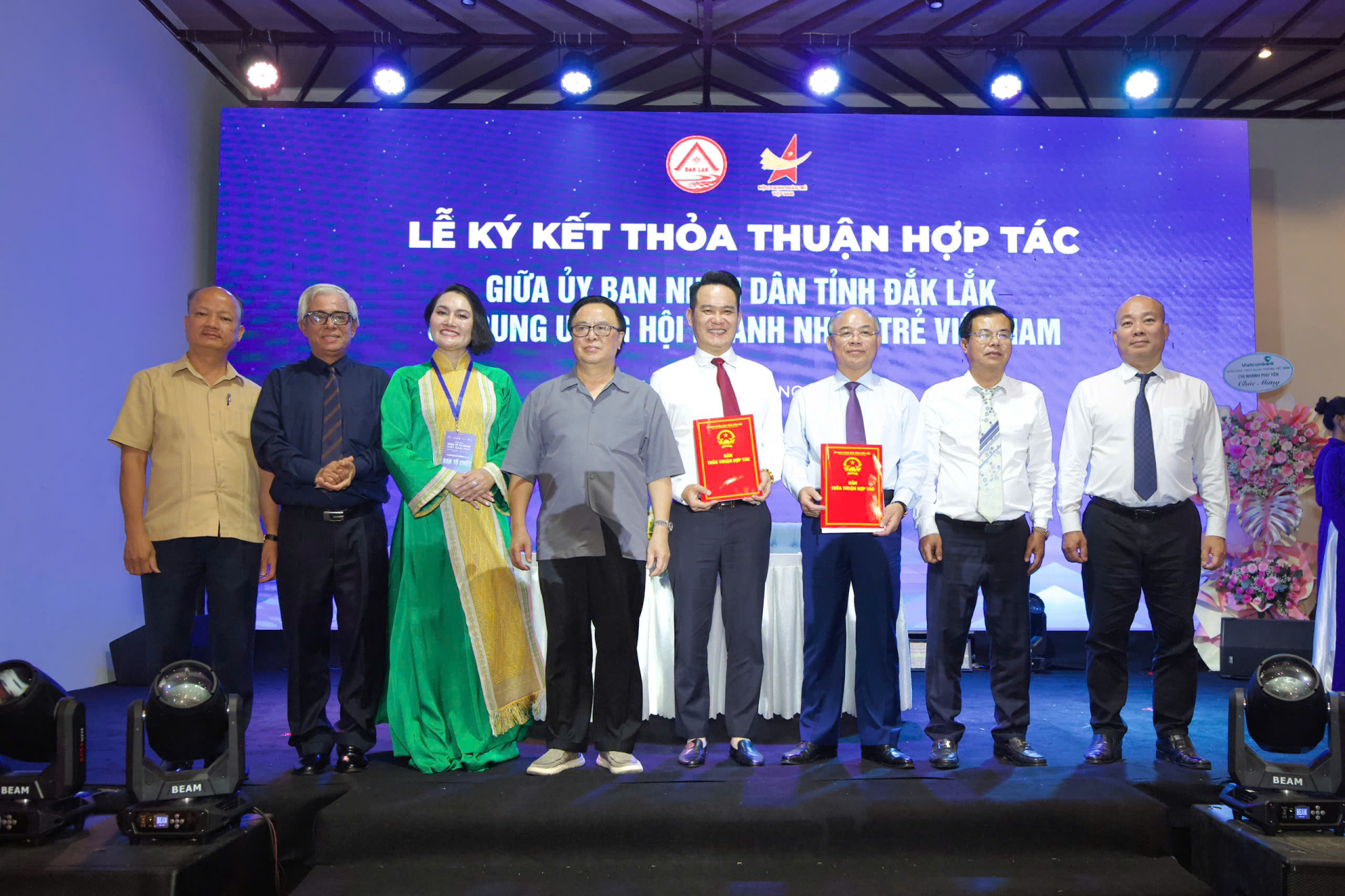 Ký kết Biên bản ghi nhớ hợp tác giữa Hội Doanh nhân trẻ Việt Nam với UBND tỉnh Đắk Lắk