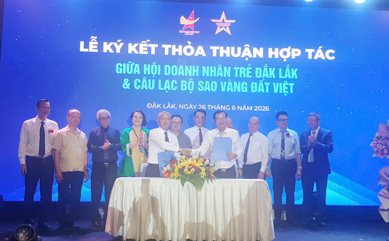 ký kết Biên bản ghi nhớ hợp tác giữa CLB Sao Vàng đất Việt với Hội Doanh Nhân trẻ tỉnh Đắk Lắk