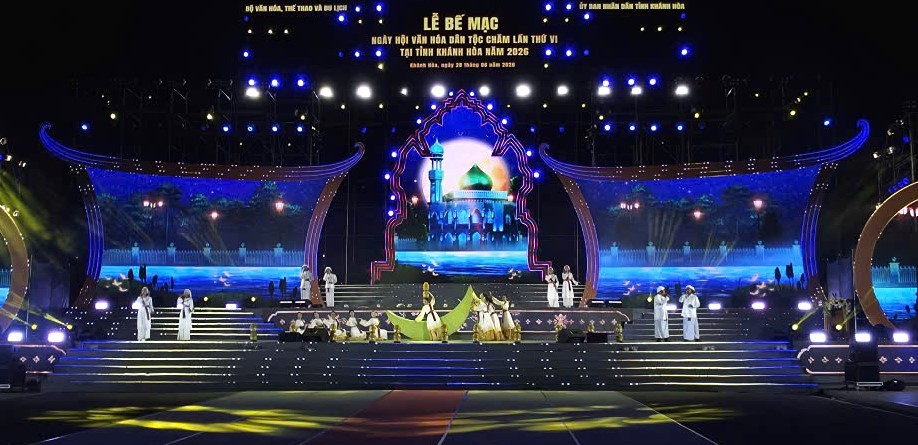 Mở màng lễ bế mạc