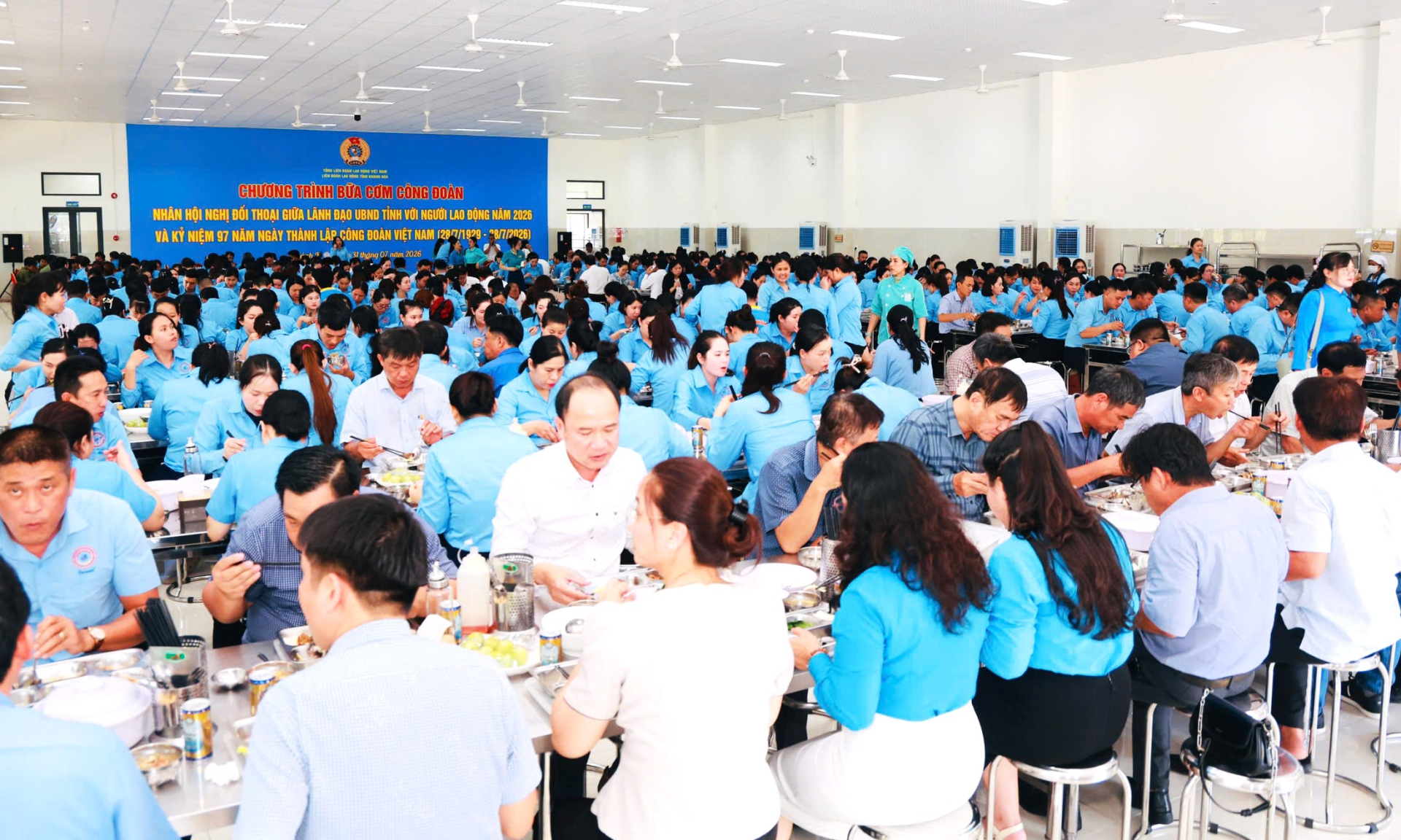 Trang bị kiến thức, nâng cao nhận thức cho nhân viên phục vụ tại các bếp ăn tập thể của các công ty, trường học là chú trọng ưu tiên của TS.Lê Thị Tưởng