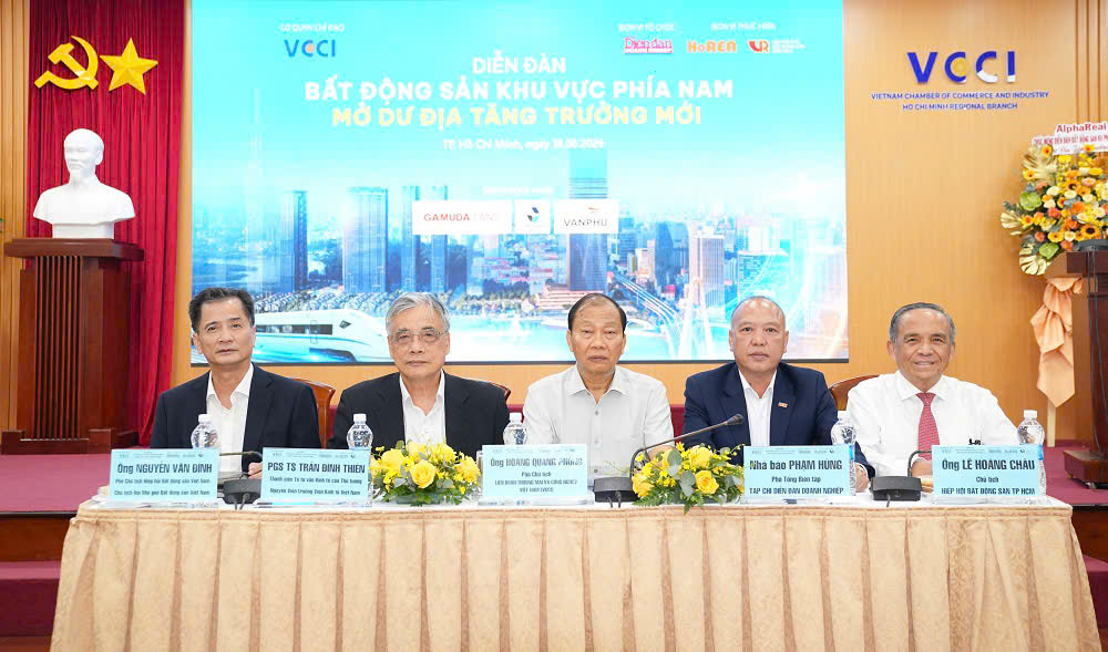 Chủ toạ đàm của diễn đàn: “Bất động sản khu vực phía Nam 2026: Mở dư địa tăng trưởng mới”