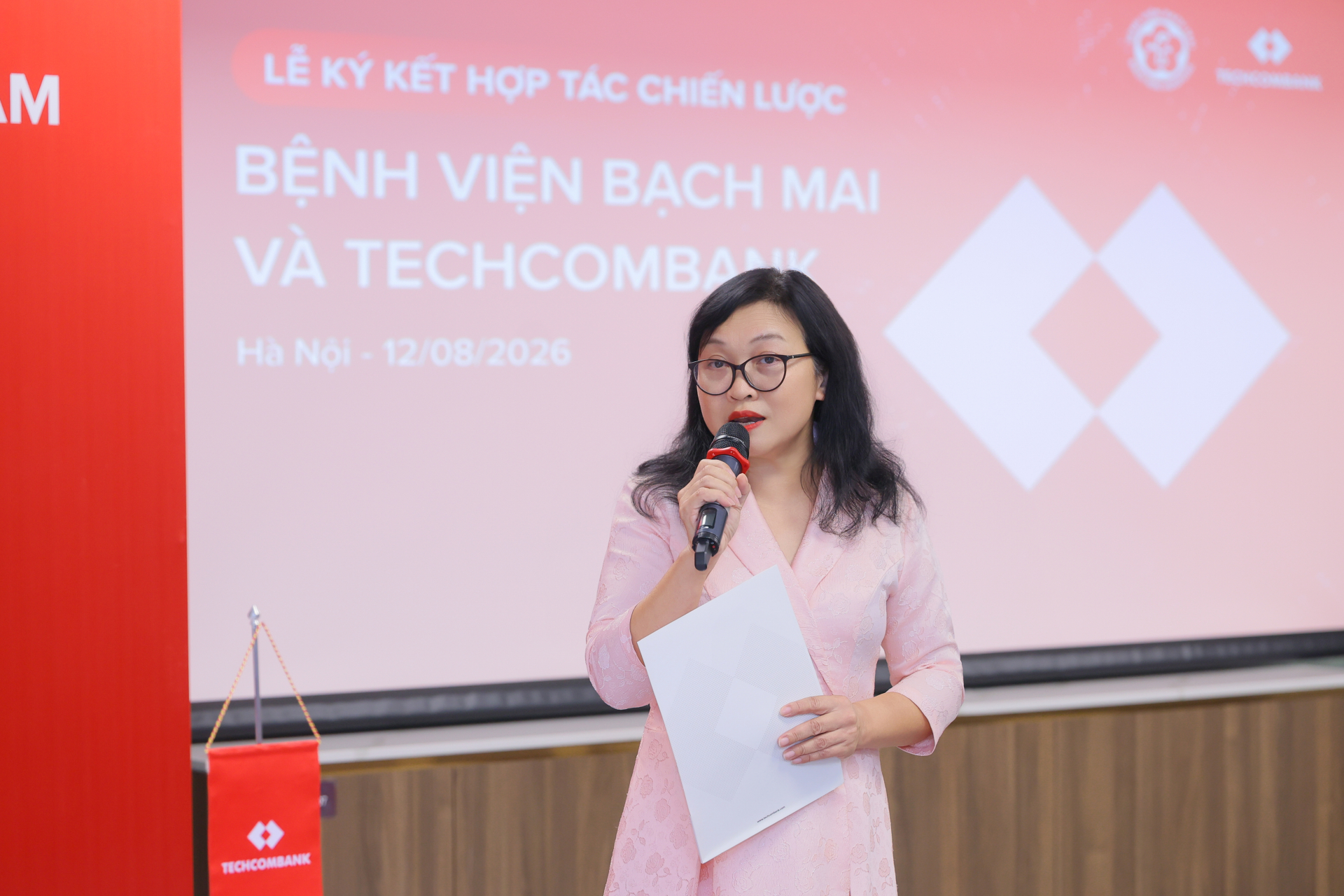 Bà Phan Thị Hải Yến phát biểu tại lễ ký kết