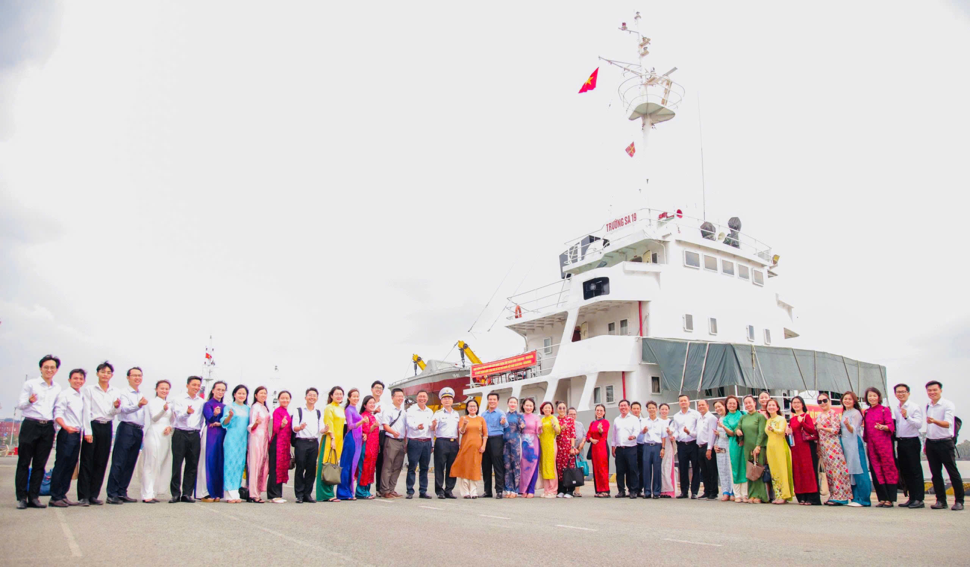 Từ giảng đường đến biển đảo: Bồi đắp tình yêu Tổ quốc qua những “bài học sống động”