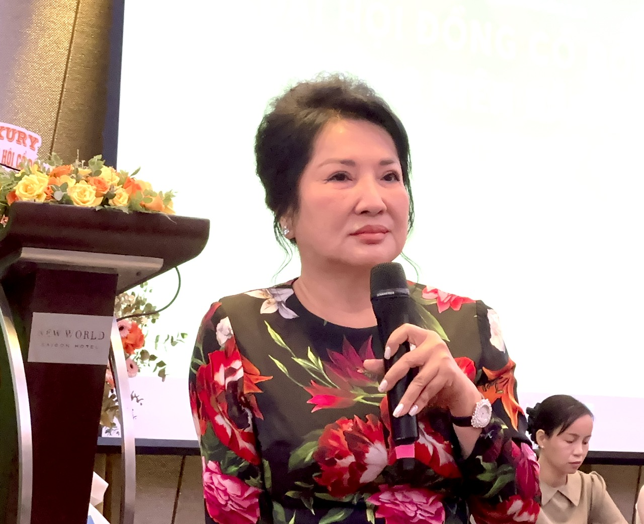 Bà Nguyễn Thị Như Loan tại Đại hội cổ đông gần nhất của Quốc Cường Gia Lai