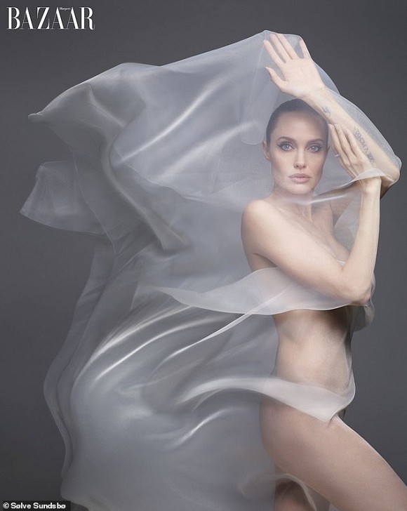 Angelina Jolie: 'Cơ thể tôi đã phải chịu đựng rất nhiều trong những thập kỷ đã qua'
