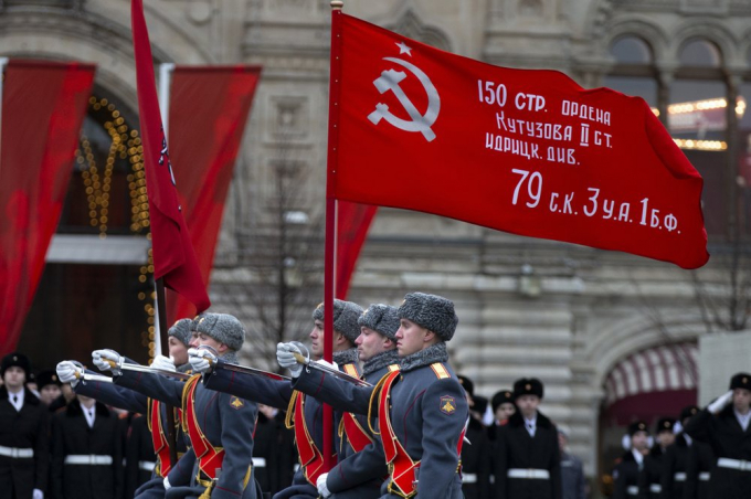 Nước Nga tái hiện cuộc duyệt binh lịch sử năm 1941 kỷ niệm Cách mạng tháng Mười Nga