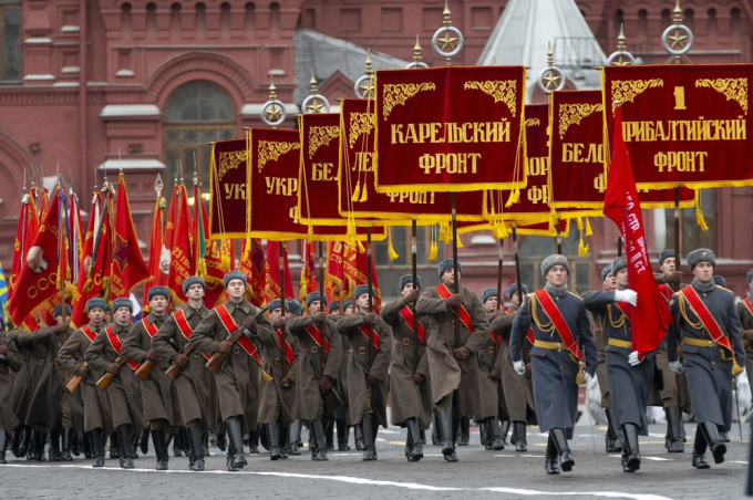 Nước Nga tái hiện cuộc duyệt binh lịch sử năm 1941 kỷ niệm Cách mạng tháng Mười Nga