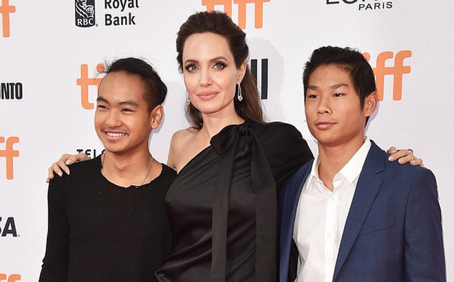 Nhan sắc 'ngọc nữ' Holloywood từ năm 11 tuổi của Angelina Jolie