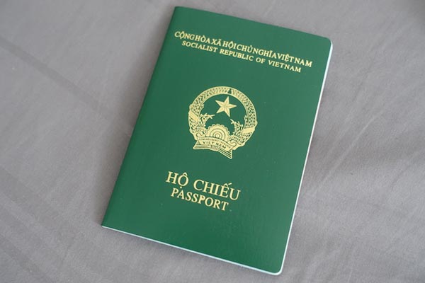 Công dân bị mất hộ chiếu ở nước ngoài sẽ được cấp lại trong 2 ngày