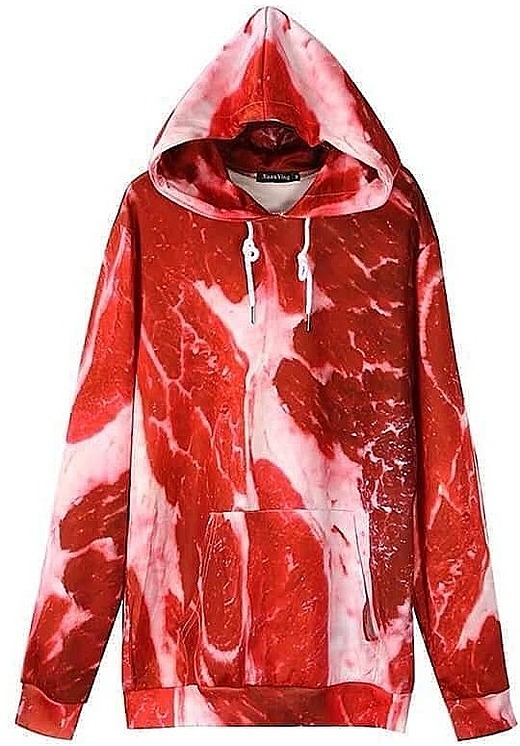 Một mẫu áo in hình thịt lợn được rao bán.
