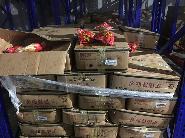 Hà Nội: Tịch thu 25 tấn đùi gà tây hun khói bốc mùi, quá hạn