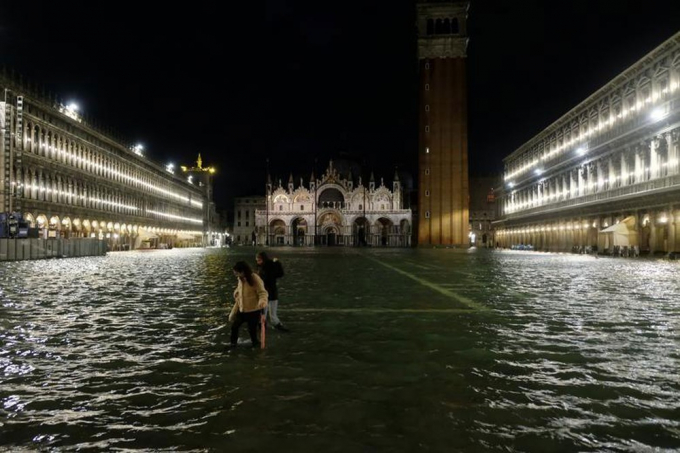 Thành phố Venice ngập trong biển nước. 