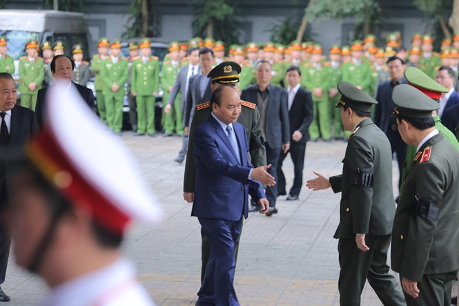 Thủ tướng Chính phủ viếng 3 liệt sĩ hy sinh ở Đồng Tâm