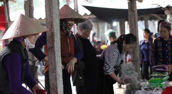 Vào ngày 22, khu chợ chủ yếu là các bà, các mẹ nội trợ sắm Tết.