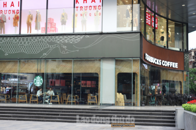 Quán cà phê Starbuck ở Phạm Ngọc Thạch hoạt động bình thường.