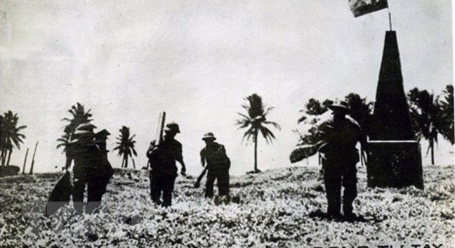   Lực lượng Đặc công hải quân Đoàn 126 giải phóng đảo Trường Sa, ngày 29/4/1975. (Ảnh: TTXVN)  