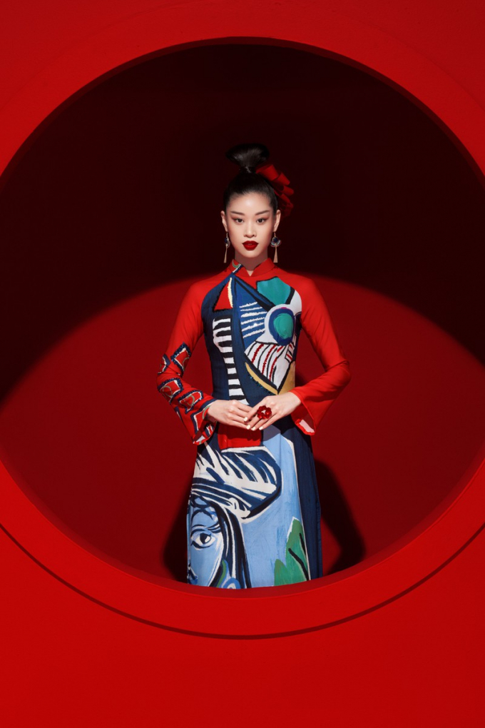 Hoa hậu Khánh Vân lựa chọn áo dài dân tộc tại Miss Universe 2020
