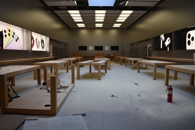 Những chiếc iPhone bị nhóm bạo loạn đánh cắp ở Apple Store sẽ không sử dụng được?