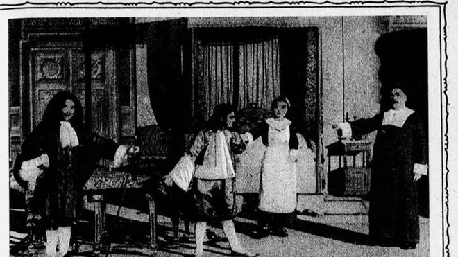 Vở kịch Người bệnh tưởng của Molière do những diễn viên nghiệp dư Việt Nam diễn ở Nhà hát Lớn (Hà Nội) năm 1920